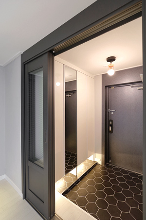 17029_entrance.jpg